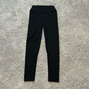 Inaka women’s leggings - size: M NWOT